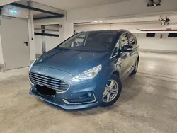 Blau Gebraucht 2023 Ford S-MAX Titanium Van / Kleinbus | 36.000 € (Fairer Preis)