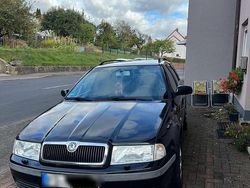 Schwarz Gebraucht 2002 Skoda Octavia Kombi | 2.900 € (Teuer)