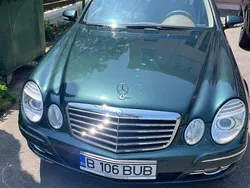 Grün Gebraucht 2007 Mercedes E320 Avantgarde Limousine | 10.000 € (Teuer)