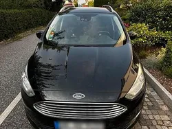 Schwarz Gebraucht 2018 Ford Grand C-Max Van / Kleinbus | 11.000 € (Fairer Preis)
