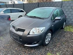 Grau Gebraucht 2009 Toyota Auris Limousine | 2.499 € (Guter Preis)