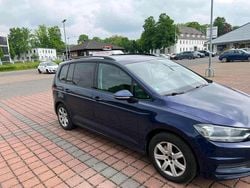 Blau Gebraucht 2016 VW Touran Van / Kleinbus | 10.500 € (Fairer Preis)