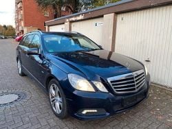 Blau Gebraucht 2010 Mercedes E350 Avantgarde Kombi | 4.999 € (Superpreis)