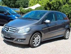 Grau Gebraucht 2010 Mercedes B180 Sport Edition Van / Kleinbus | 3.300 € (Etwas zu teuer)