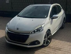 Weiß Gebraucht 2015 Peugeot 208 Kleinwagen | 7.950 €