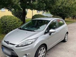 Silber Gebraucht 2012 Ford Fiesta Champions Edition Kleinwagen | 4.200 € (Fairer Preis)