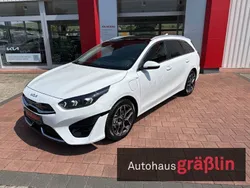Weiß Gebraucht 2023 Kia Ceed Sportswagon Platinum Kombi | 29.900 € (Teuer)