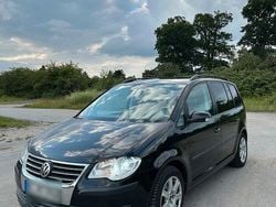 Schwarz Gebraucht 2008 VW Touran Van / Kleinbus | 3.800 € (Fairer Preis)
