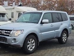 Silber Gebraucht 2013 Mitsubishi Pajero Invite SUV | 9.490 € (Fairer Preis)