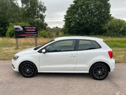 Weiß Gebraucht 2014 VW Polo Comfortline Kleinwagen | 4.999 € (Fairer Preis)