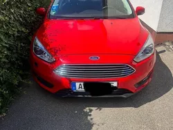 Rot Gebraucht 2016 Ford Focus Limousine | 10.900 € (Fairer Preis)