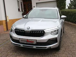 Brilliantsilber metallic Neu 2024 Skoda Kamiq Selection SUV | 25.500 € (Fairer Preis)