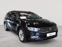 Deep black perleffekt Gebraucht 2023 VW Passat Business Kombi | 27.790 € (Superpreis)