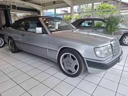 Silber Gebraucht 1993 Mercedes 300 Sportline Cabrio | 18.900 €