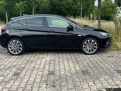 Schwarz Gebraucht 2017 Opel Astra Ultimate Limousine | 15.500 € (Fairer Preis)
