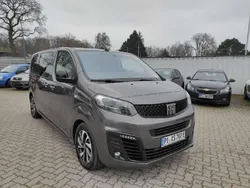 Grau Gebraucht 2022 Fiat E-Ulysse Lounge Van / Kleinbus | 48.990 €