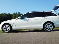 Weiß Gebraucht 2010 Mercedes 200 Kombi | 6.990 € (Guter Preis)