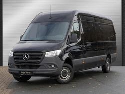 Tiefschwarz Gebraucht 2024 Mercedes Sprinter Van | 35.688 € (Guter Preis)