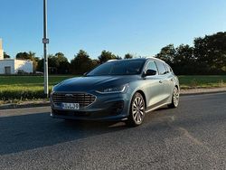 Blau Gebraucht 2023 Ford Focus Kombi | 17.999 € (Guter Preis)