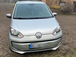 Grau Gebraucht 2016 VW e-up! Kleinwagen | 8.500 € (Fairer Preis)