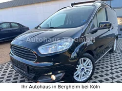 Schwarz Gebraucht 2016 Ford Tourneo Courier Titanium Van / Kleinbus | 9.850 € (Fairer Preis)
