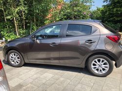 Grau Gebraucht 2016 Mazda 2 Exclusive-Line Kleinwagen | 9.500 € (Guter Preis)