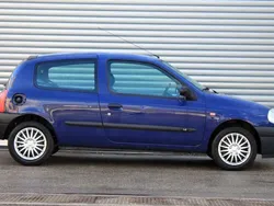 Blau Gebraucht 1998 Renault Clio II Limousine | 990 € (Fairer Preis)