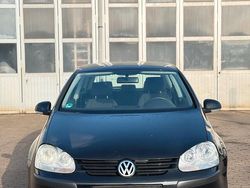 Schwarz Gebraucht 2004 VW Golf V Kleinwagen | 1.400 € (Fairer Preis)
