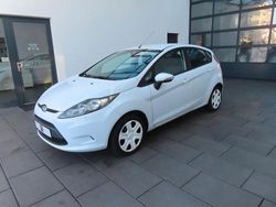 Weiß Gebraucht 2009 Ford Fiesta Limousine | 2.285 € (Guter Preis)