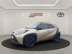 Beige Gebraucht 2023 Toyota Aygo x-style Kleinwagen | 17.750 € (Etwas zu teuer)