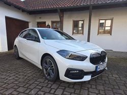 Weiß Gebraucht 2022 BMW 118 M Sport Kleinwagen | 24.299 € (Guter Preis)