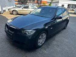 Schwarz Gebraucht 2007 BMW 318 Kombi | 1.300 €