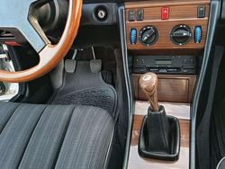 Silber Gebraucht 1988 Mercedes 230 Coupé | 9.499 €