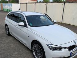 Weiß Gebraucht 2017 BMW 320 Luxury Line Kombi | 14.990 € (Etwas zu teuer)