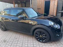 Schwarz Gebraucht 2020 Mini Cooper SE Kleinwagen | 15.890 € (Fairer Preis)