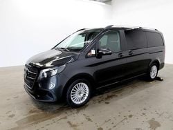 Graphitgrau metallic Gebraucht 2024 Mercedes V220 Van / Kleinbus | 56.490 € (Teuer)