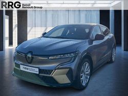 Grau Gebraucht 2022 Renault Mégane Iconic Limousine | 28.990 € (Etwas zu teuer)
