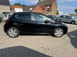 Schwarz Gebraucht 2018 Peugeot 208 Style Kleinwagen | 7.450 € (Fairer Preis)