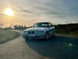 Silber Gebraucht 1996 BMW 320 Cabriolet Cabrio | 12.000 €