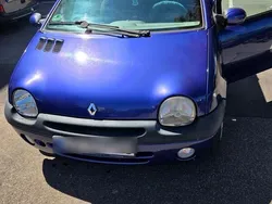 Gebraucht 2000 Renault Twingo Kleinwagen | 650 €