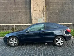 Andere außenfarben Gebraucht 2003 Mercedes C200 Coupé | 3.000 €