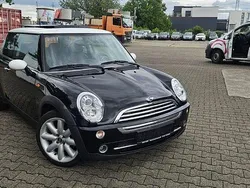 Schwarz Gebraucht 2004 Mini Cooper Kleinwagen | 4.900 € (Etwas zu teuer)