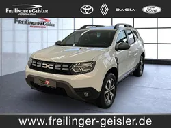 Gletscherweiss Gebraucht 2023 Dacia Duster Journey SUV | 20.990 € (Fairer Preis)