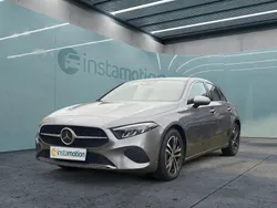 Grau Gebraucht 2023 Mercedes A180 Limousine | 30.149 € (Fairer Preis)
