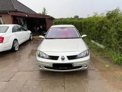 Gelb Gebraucht 2005 Renault Laguna II Limousine | 4.200 € (Teuer)