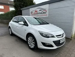 Weiß Gebraucht 2015 Opel Astra Limousine | 3.599 € (Guter Preis)
