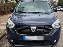 Blau Gebraucht 2017 Dacia Lodgy Van / Kleinbus | 8.900 € (Fairer Preis)