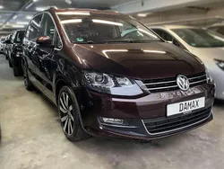Crimson red metallic Gebraucht 2017 VW Sharan Highline Van / Kleinbus | 23.990 € (Guter Preis)