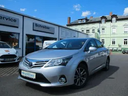 Silber Gebraucht 2012 Toyota Avensis Limousine | 7.990 € (Fairer Preis)