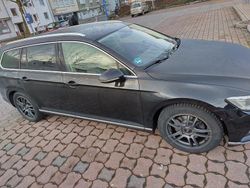 Schwarz Gebraucht 2015 VW Passat Highline Kombi | 14.900 €